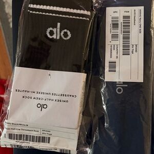 Alo Yoga Throw back Crew Socks and headbands